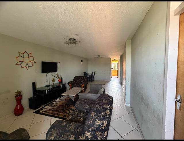 3 BEDROOM APARTMENT FOR SALE IN SUNNYSIDE